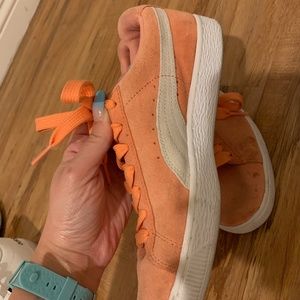 puma sneakers color coral size 8.5